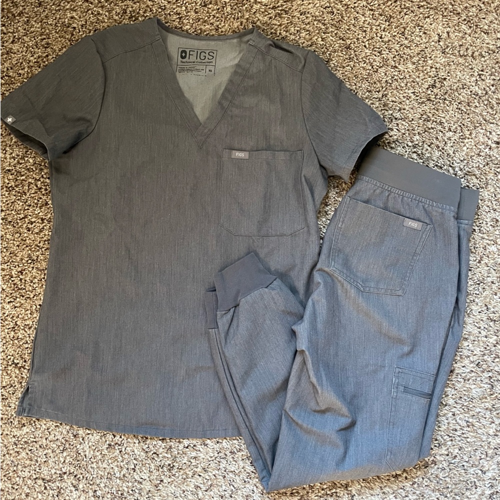 FIGS xs scrub set